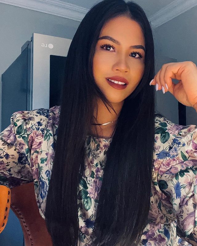 Latin Women Date image 4