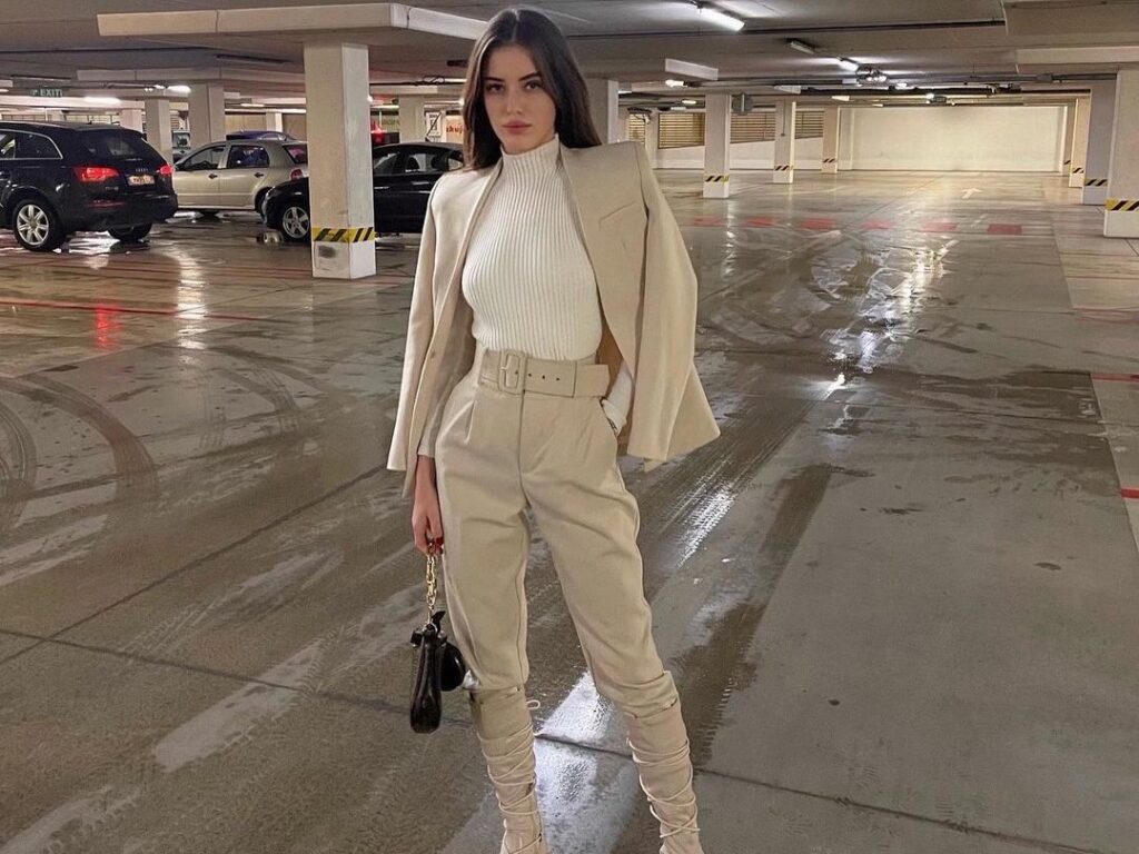 femme de vente par correspondance