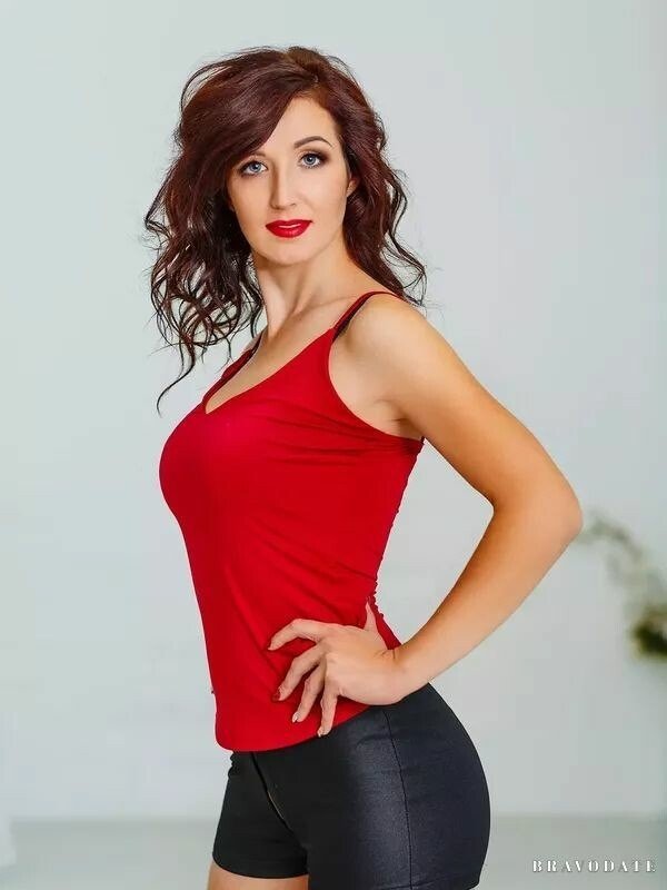 Elena Profile image 4