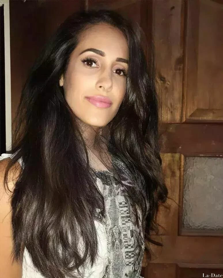 Karolina Profile image 2