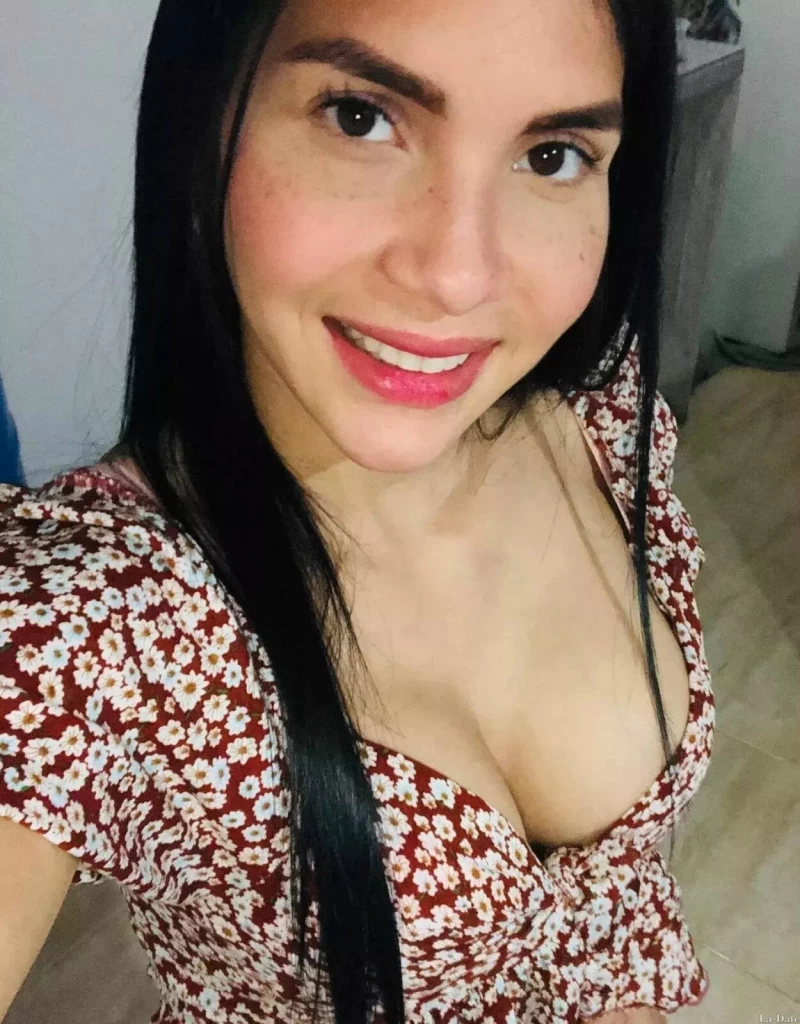 Carmen Profile image 1