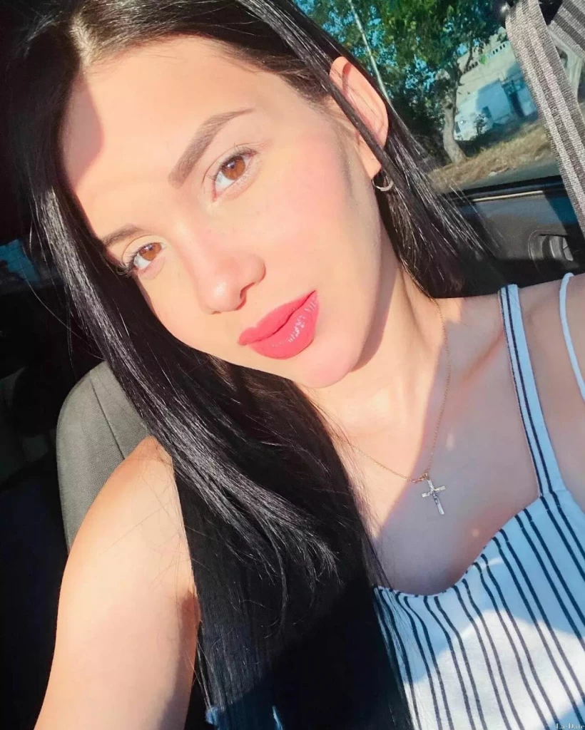 Carmen Profile image 2