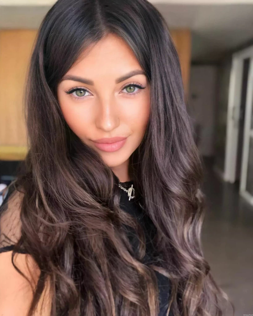Nadezhda, 32
