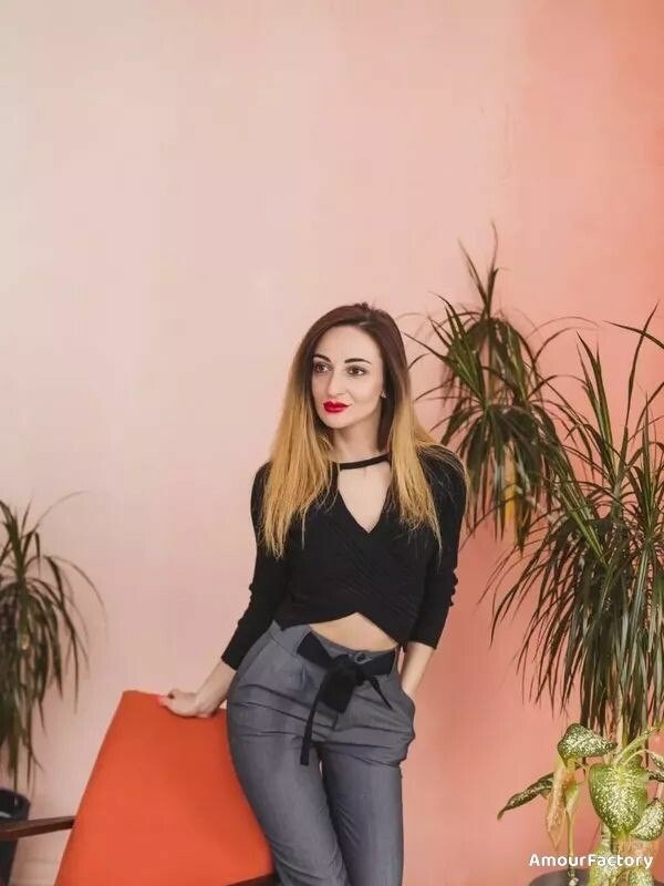 Oksana Profile image 5