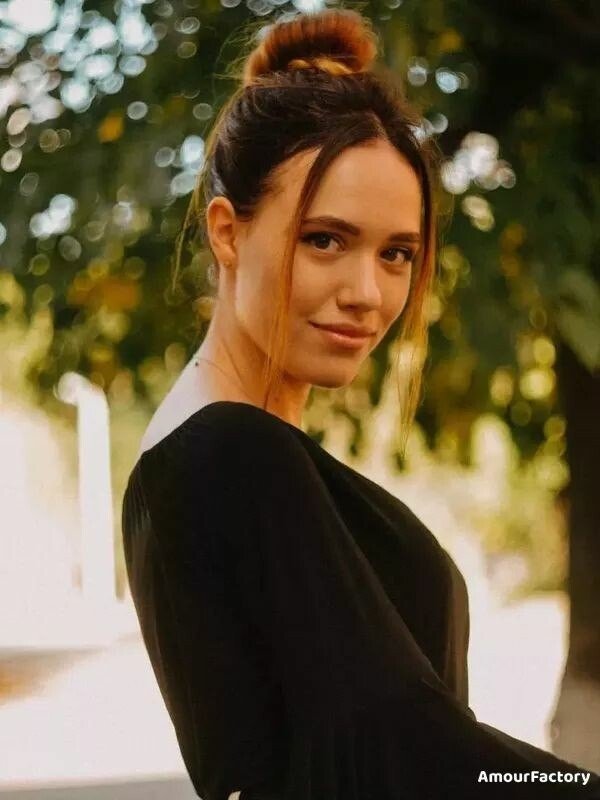 Yelyzaveta Profile image 3