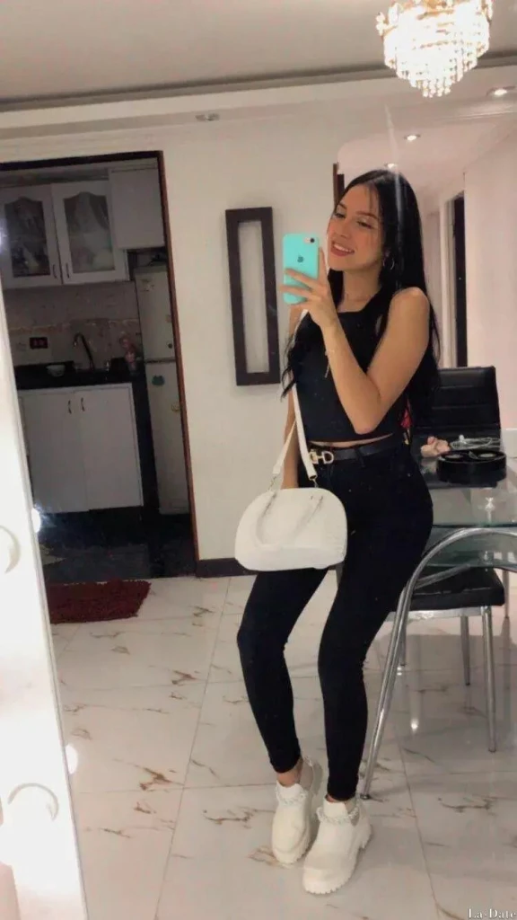 Carolina Profile image 3