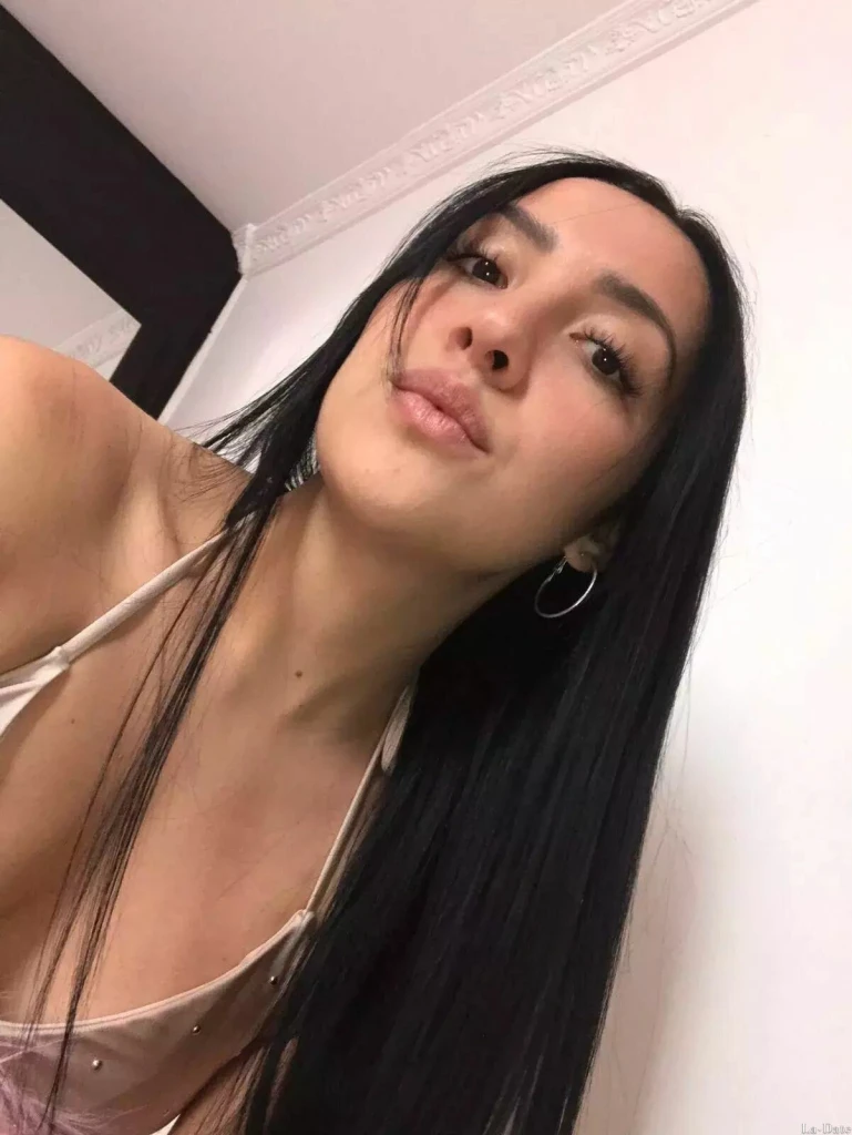 Carolina Profile image 1