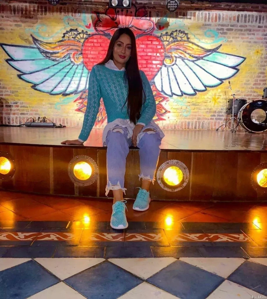 Rosana Profile image 4