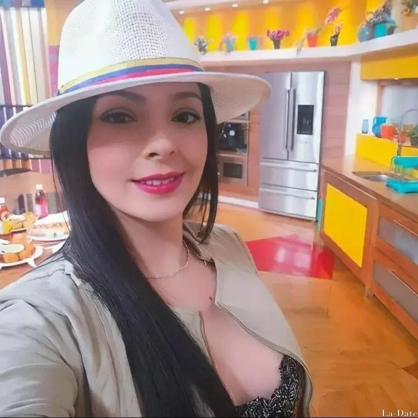 Valentina Profile image 4