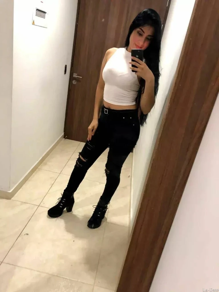 Valentina Profile image 6