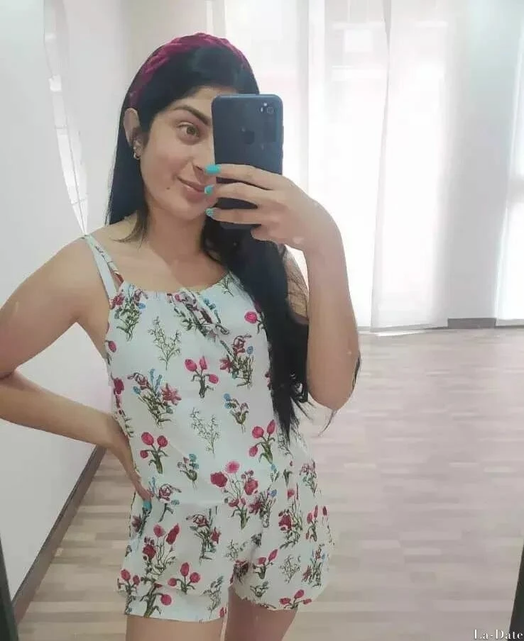 Valentina Profile image 4