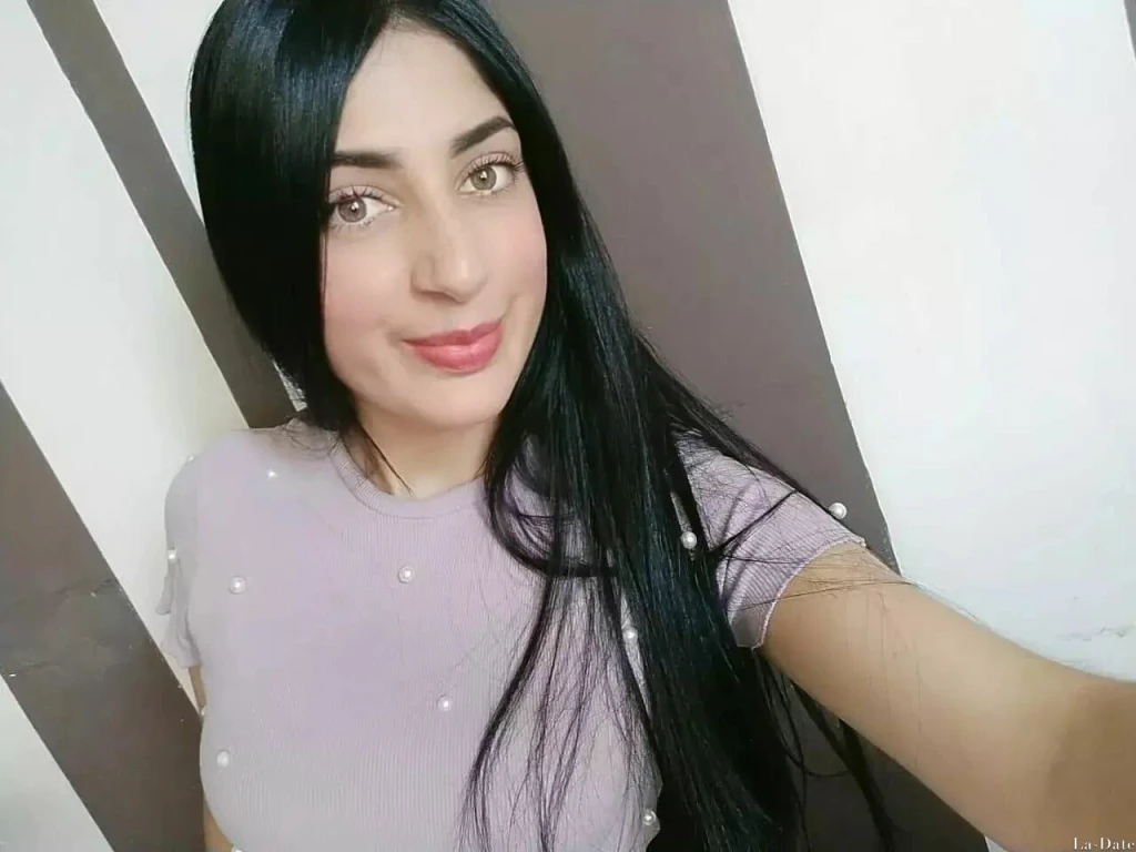 Valentina Profile image 5