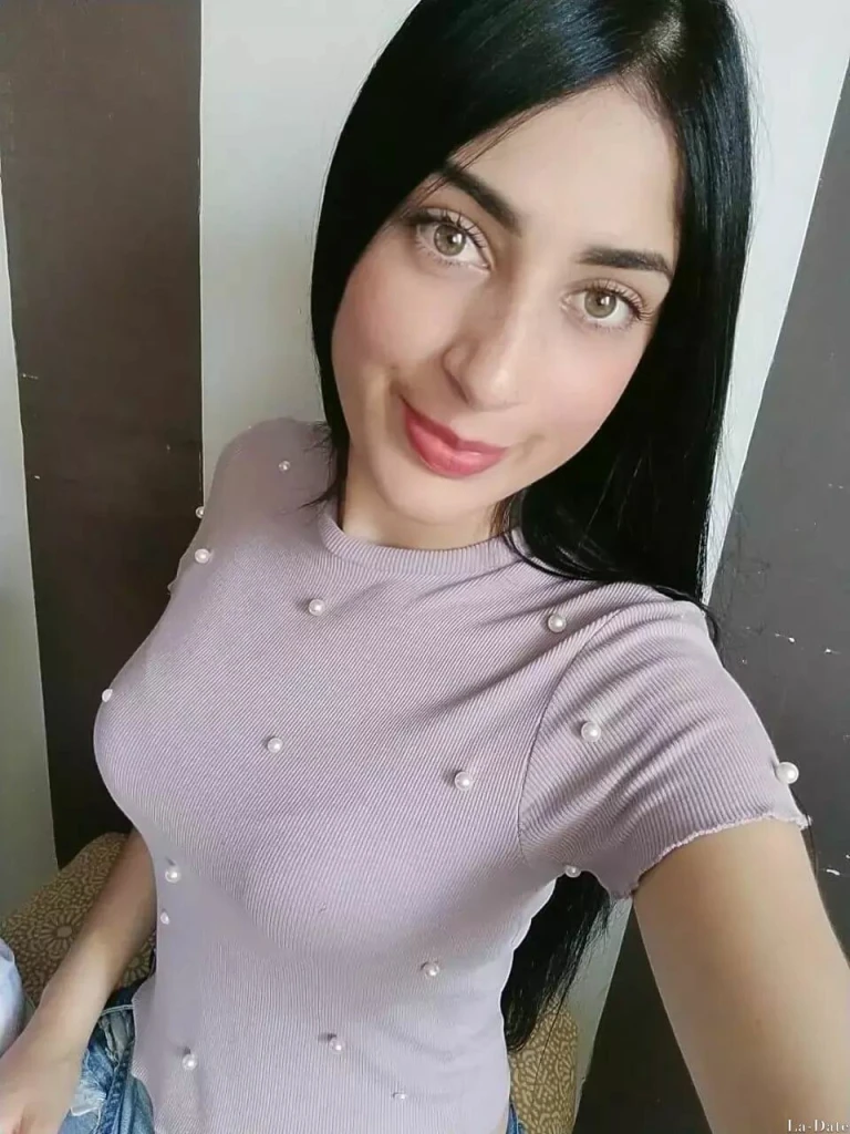 Valentina Profile image 1