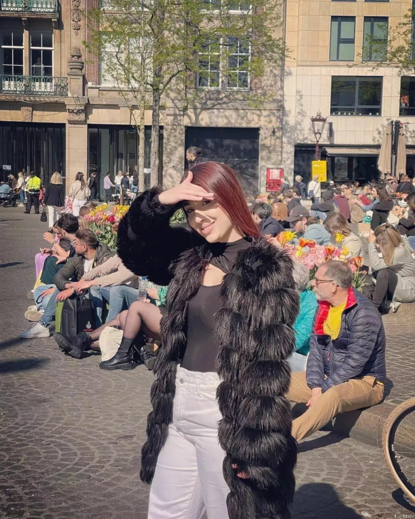 Gabriela Profile image 6