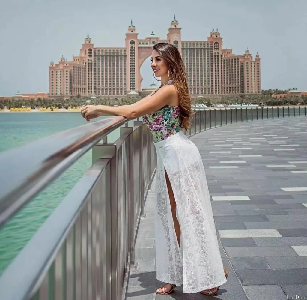 Thassia Profile image 2