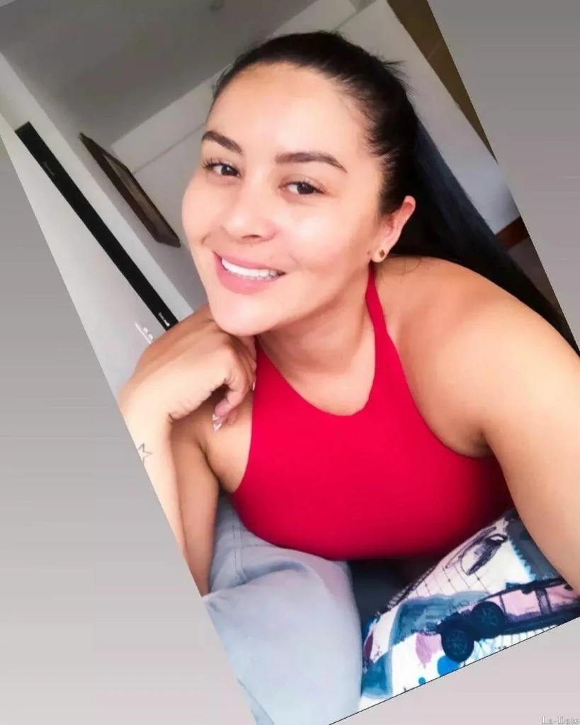 Mayra Profile image 3