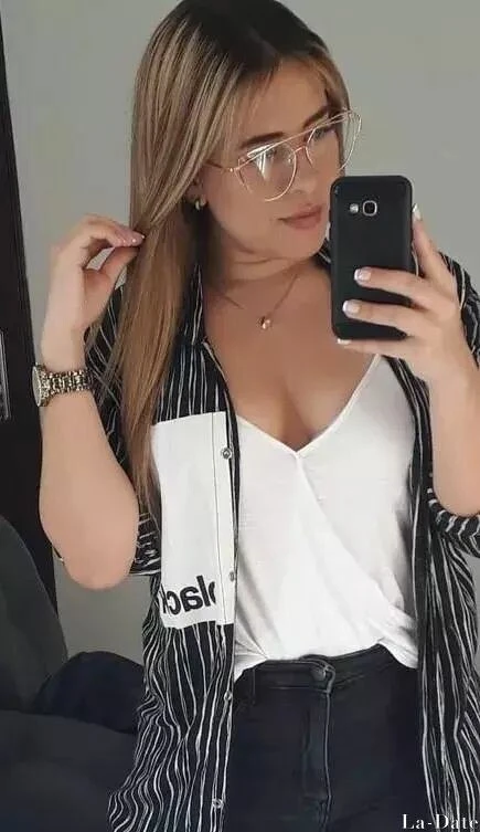 Paula Profile image 4