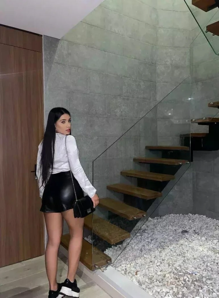 Silvia Profile image 1