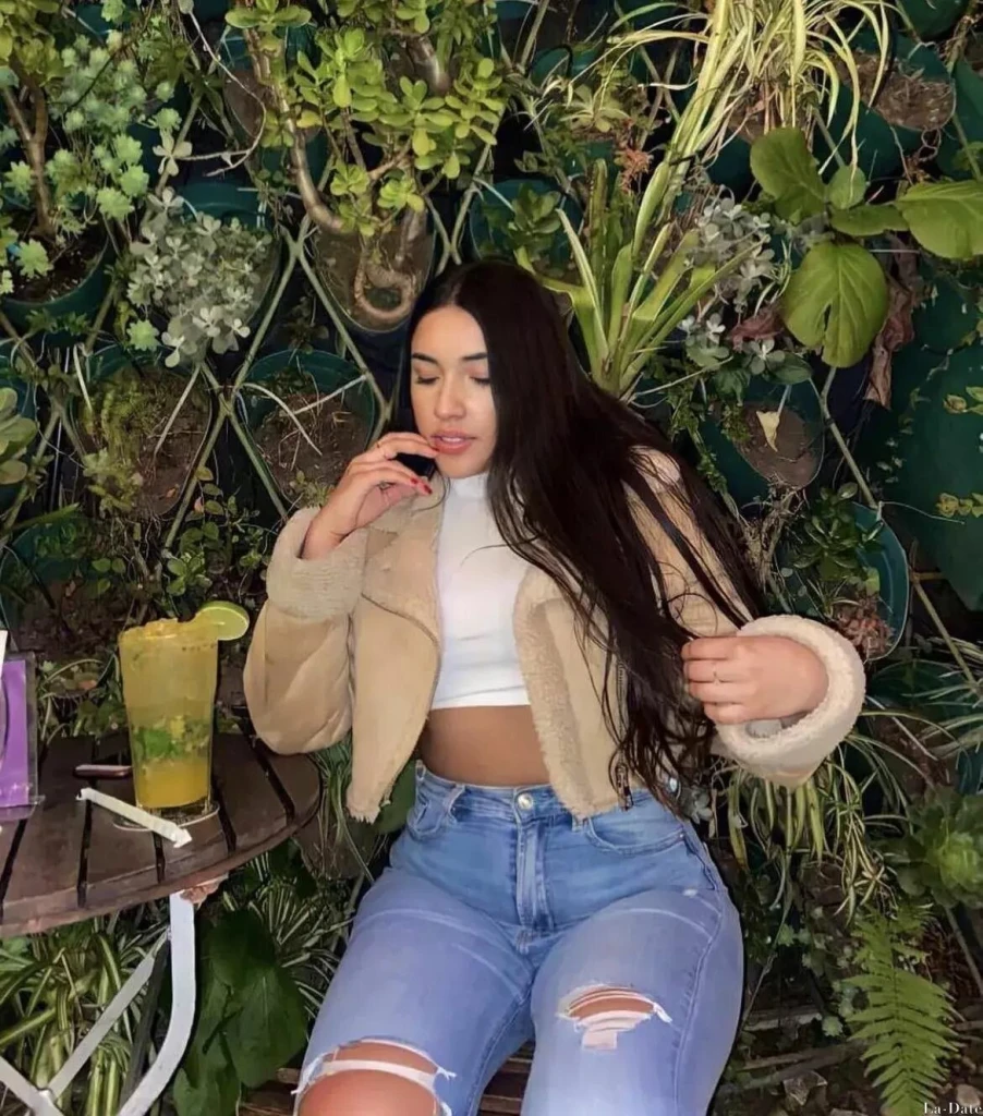 Silvia Profile image 6