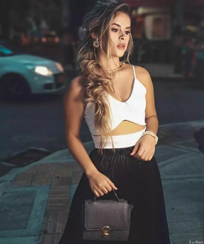 Andrea Profile image 4