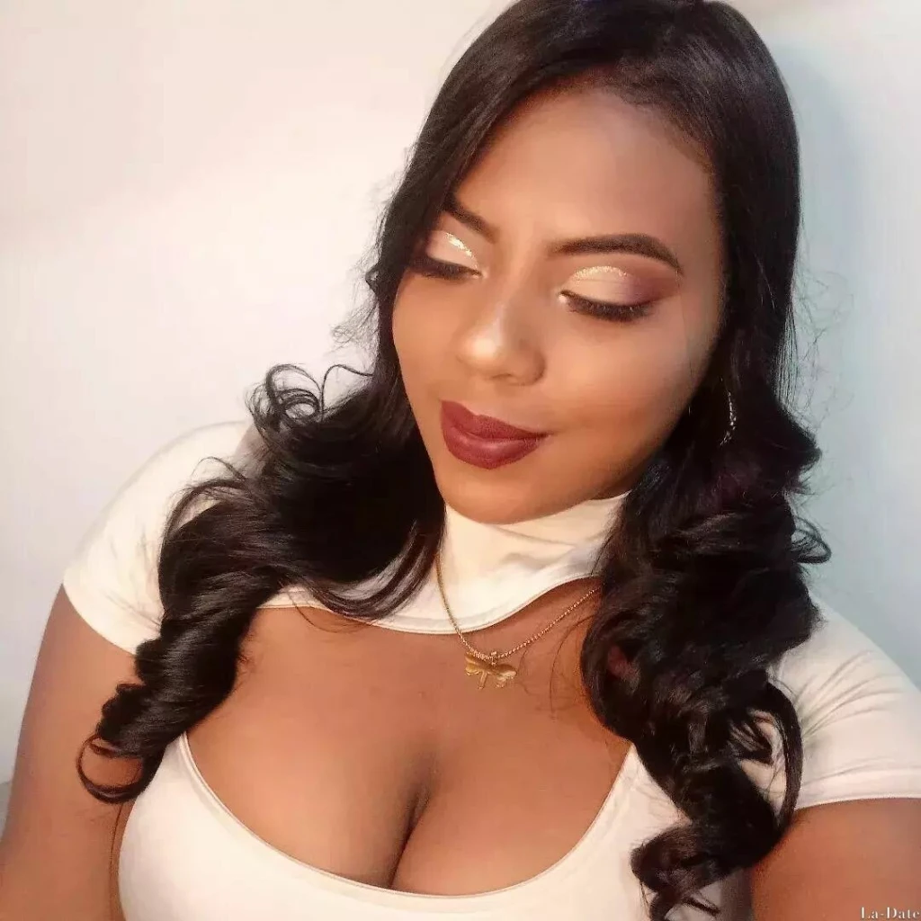 Julieth Profile image 5