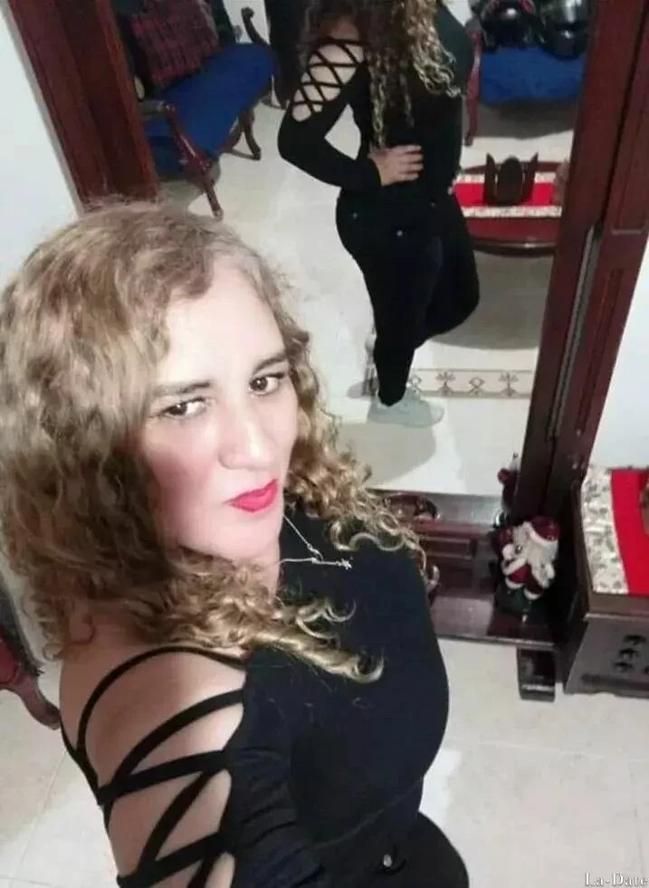 Rosa Profile image 3