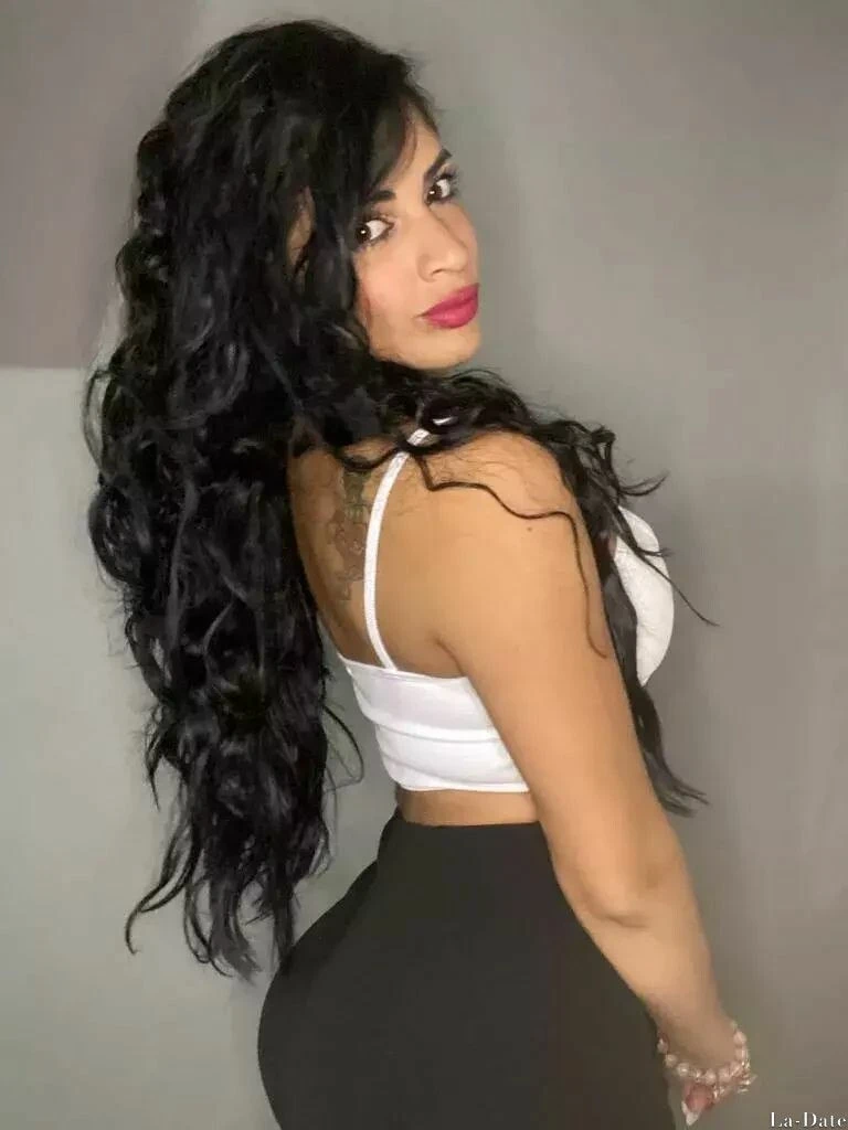 Alejandra Profile image 1