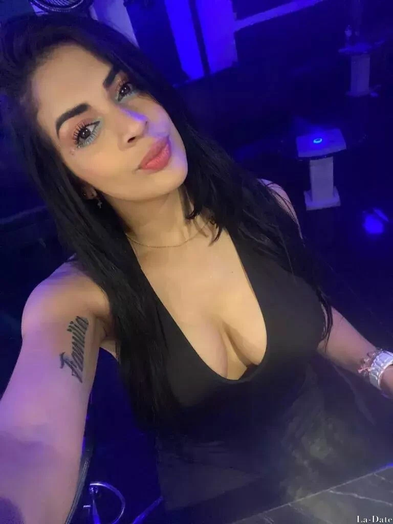 Alejandra Profile image 6