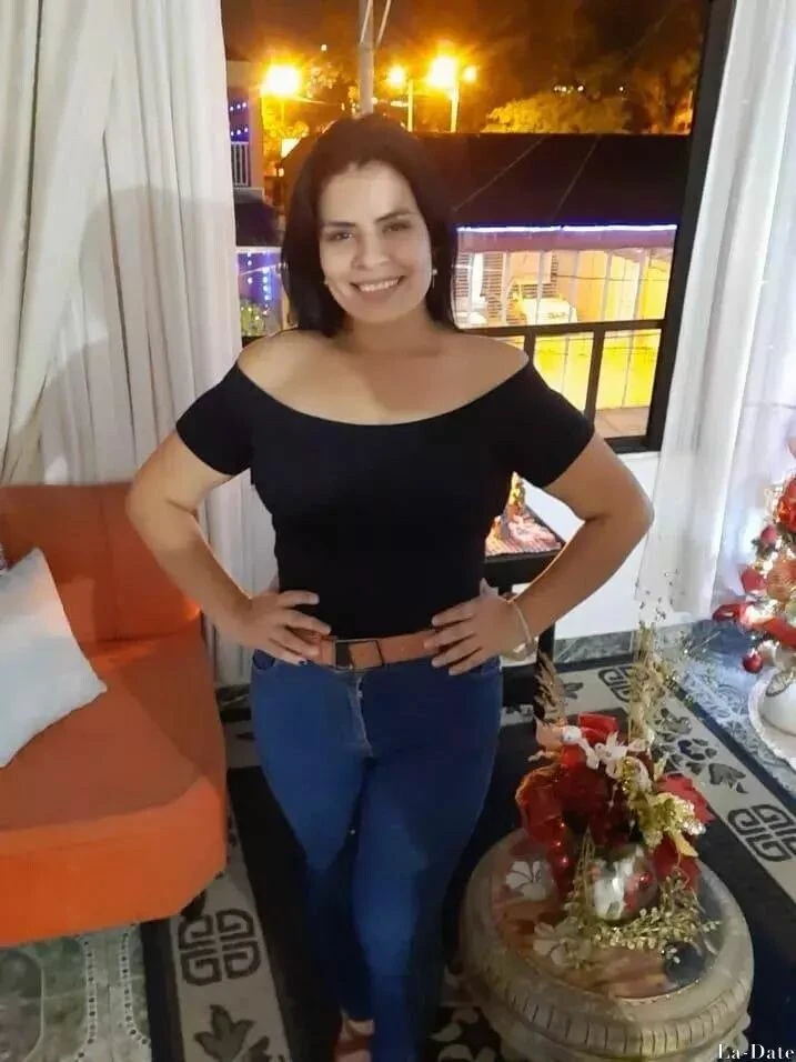 Elizabeth Profile image 5