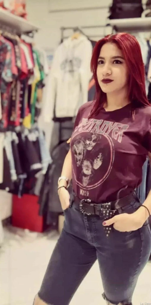 Paola Profile image 3