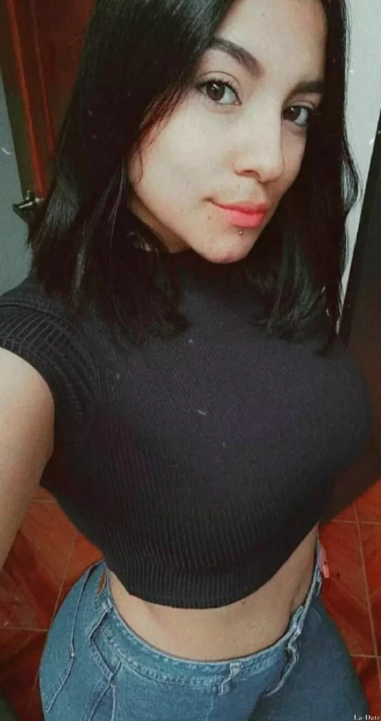 Paola Profile image 2