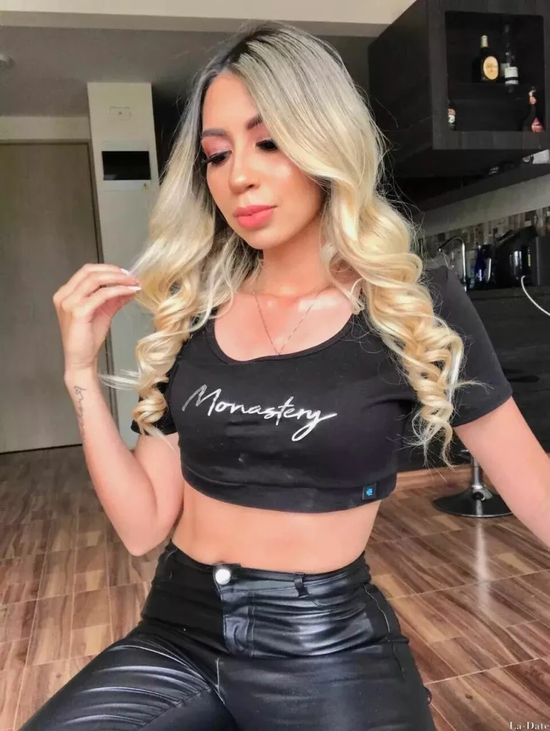 Daniela Profile image 6