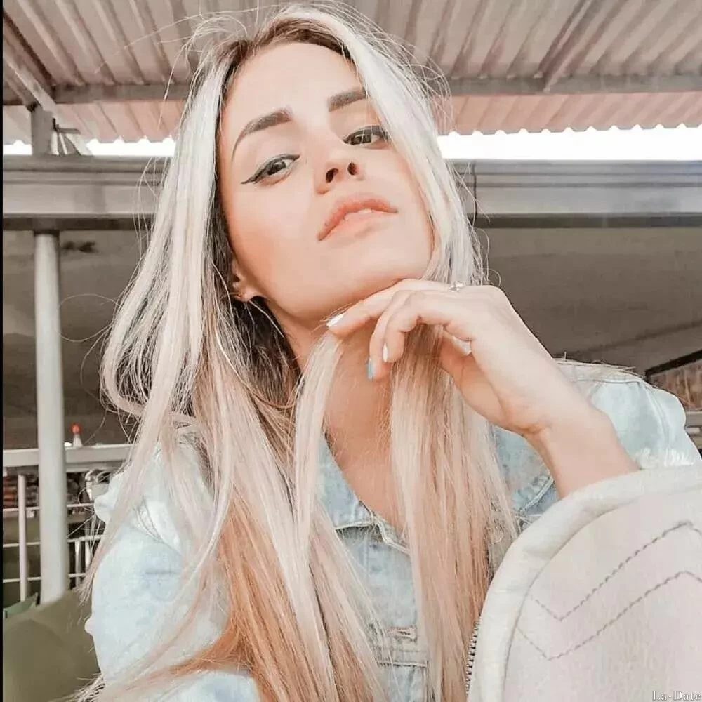 Alejandra Profile image 3