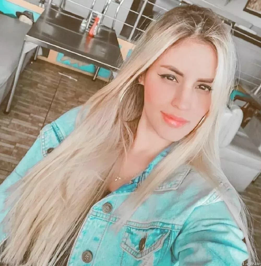 Alejandra Profile image 1