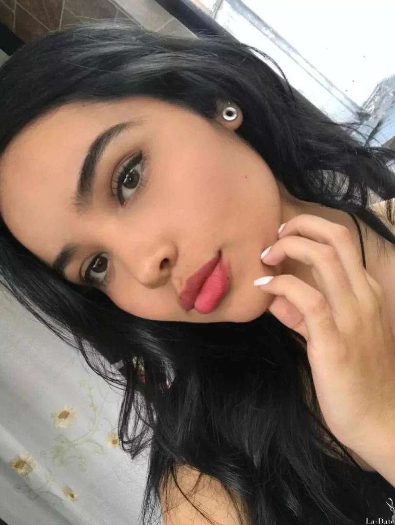 Dayana Profile image 1