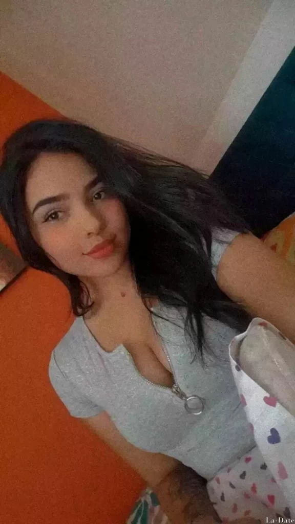 Dayana Profile image 2